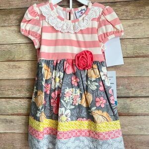 Charming Pink and Gray Floral Dress with Lace Collar